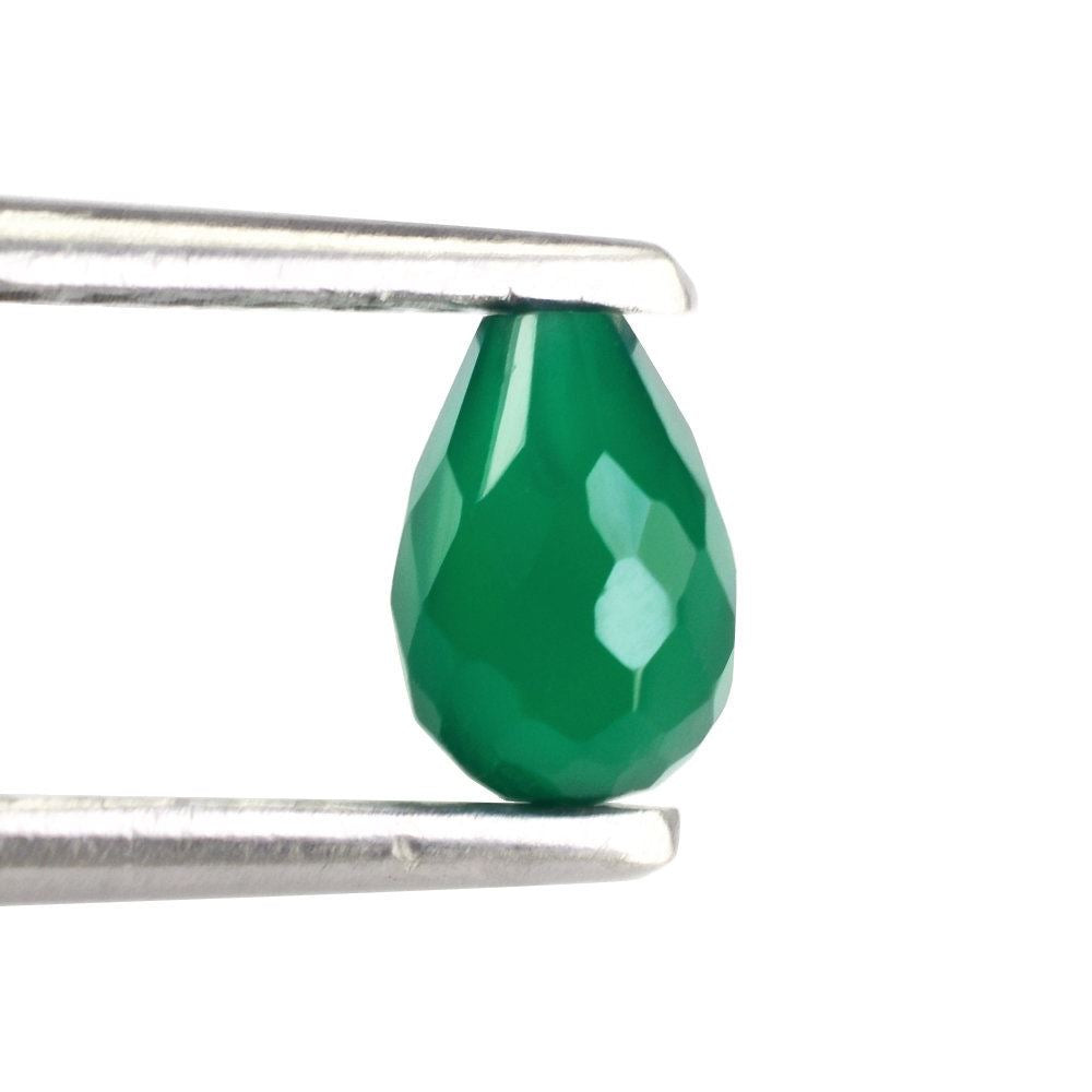 GREEN ONYX FACETED DROPS (HALF DRILL) 6X4MM 0.70 Cts.
