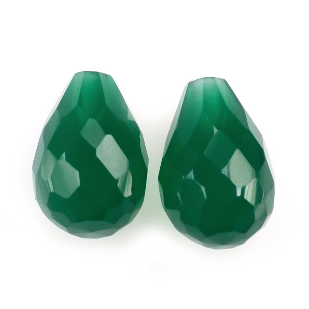 GREEN ONYX FACETED DROPS (HALF DRILL) 6X4MM 0.70 Cts.