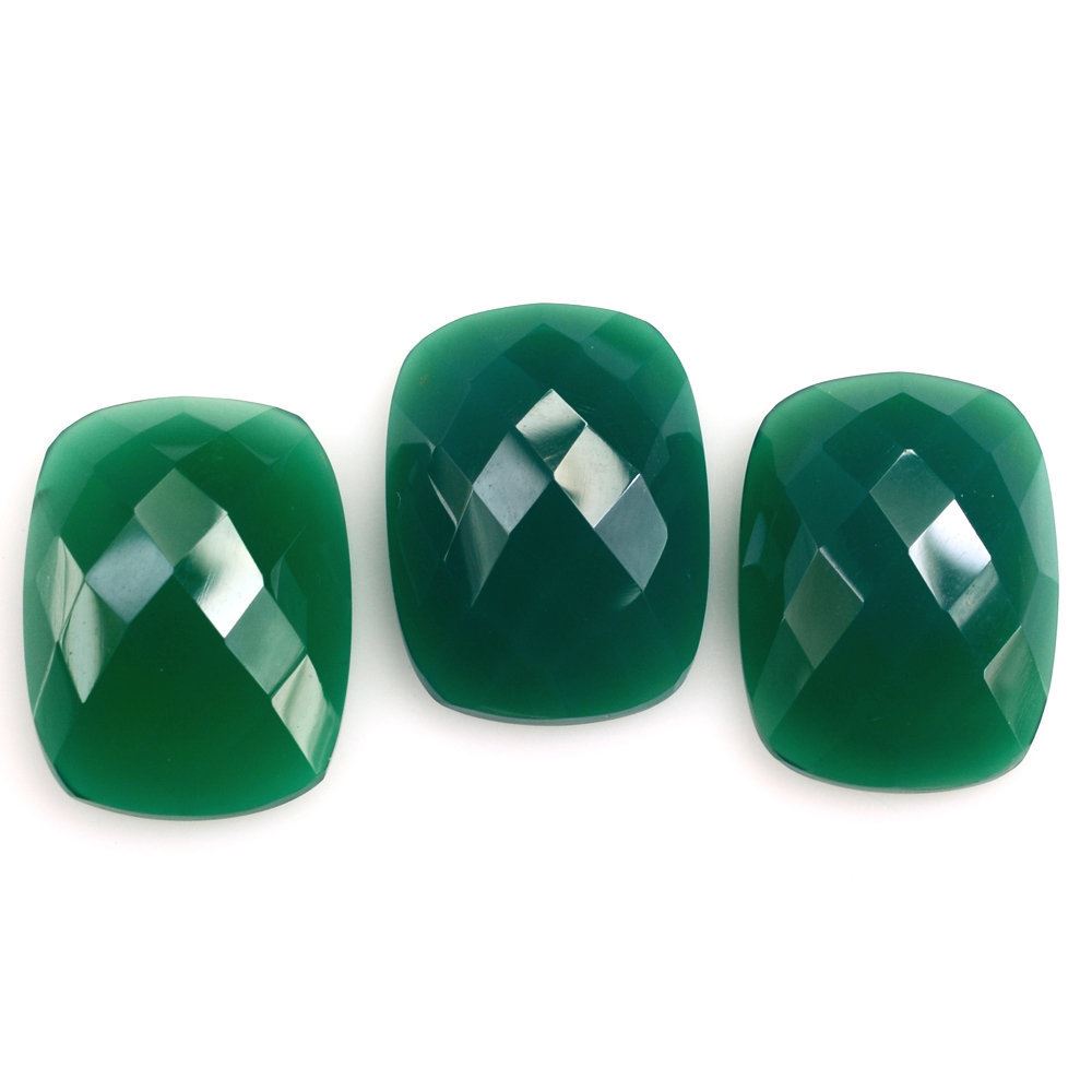 GREEN ONYX CHECKER CUSHION CAB 20X15MM 15.02 Cts.