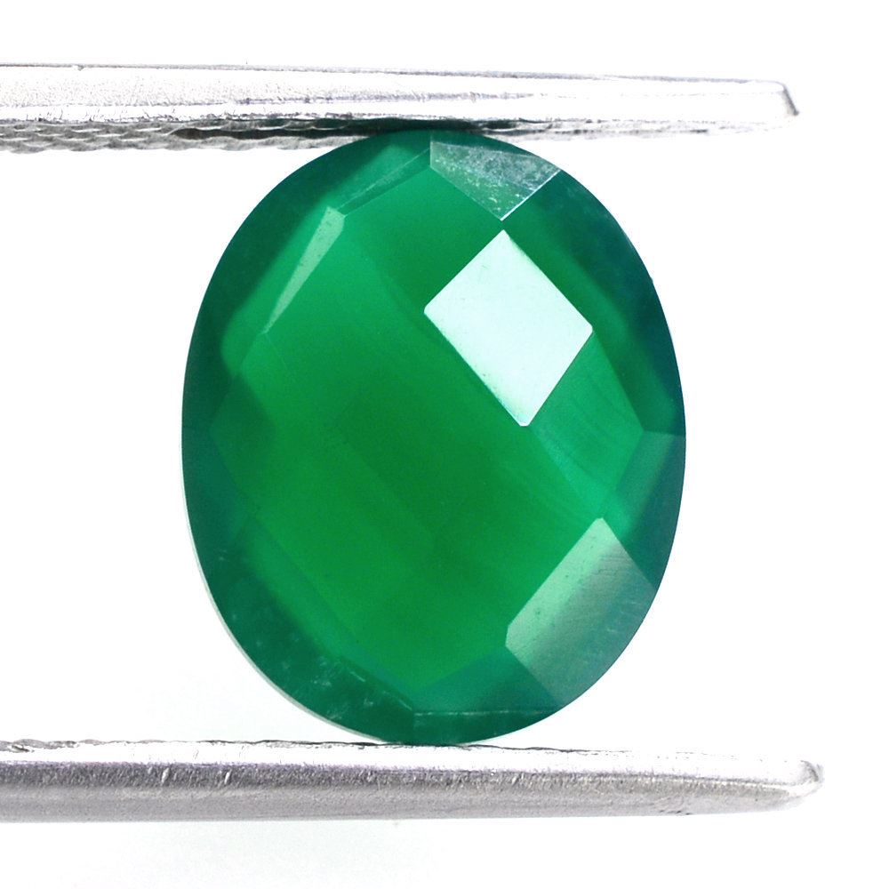 GREEN ONYX BRIOLETTE OVAL 11X9MM 2.90 Cts.