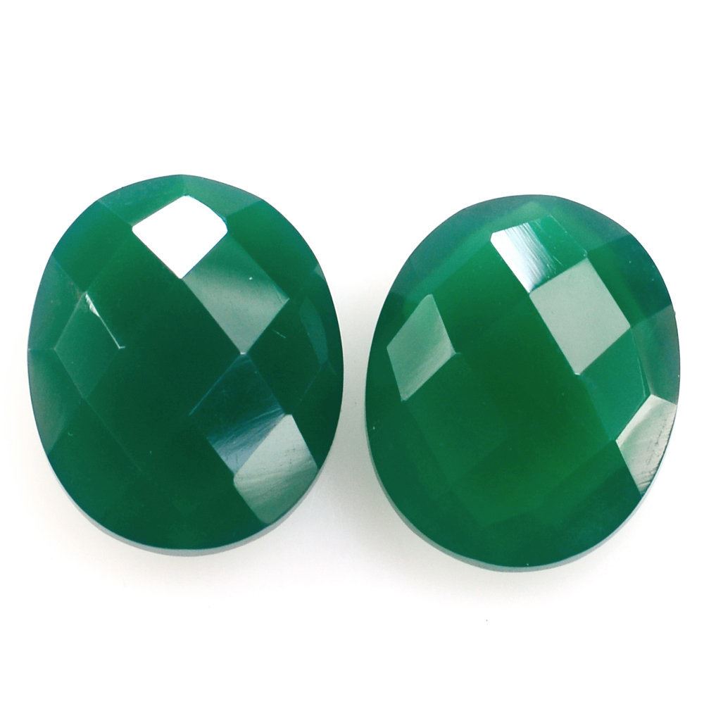 GREEN ONYX BRIOLETTE OVAL 11X9MM 2.90 Cts.