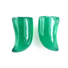 GREEN ONYX PLAIN HORN SHAPE 7.70X4.20MM 0.98 Cts.