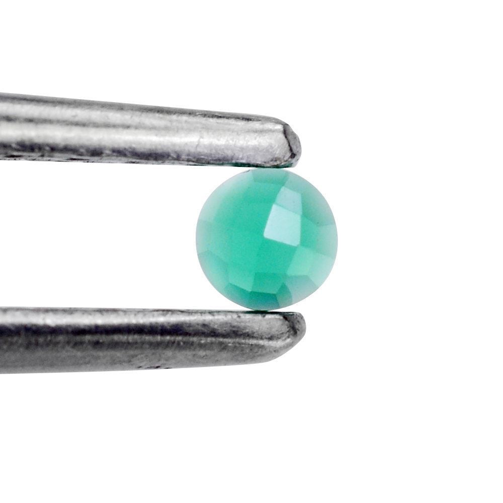 GREEN ONYX CHECKER ROUND CAB 2.50MM 0.07 Cts.