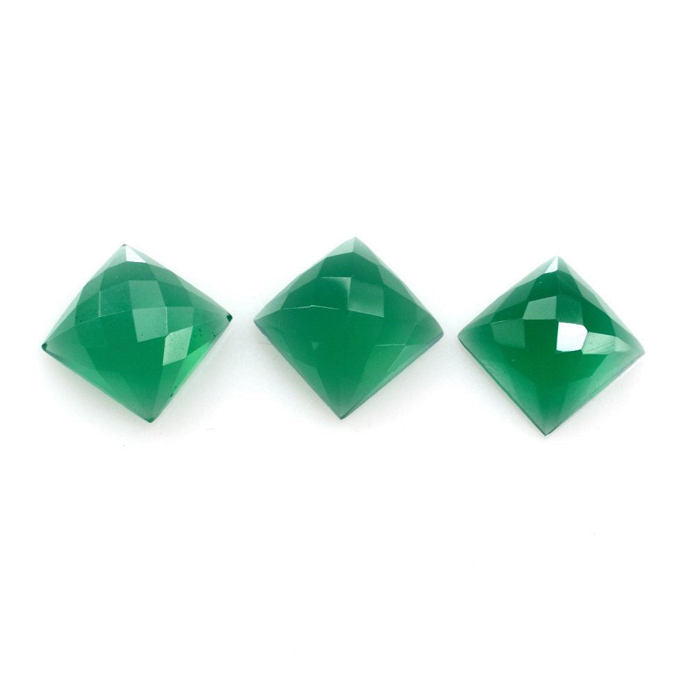 GREEN ONYX CHECKER SQUARE CAB 8MM 2.40 Cts.