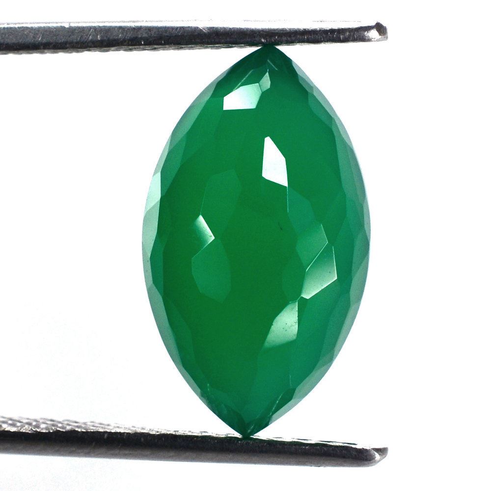 GREEN ONYX IRREGULAR CUT BRIOLETTE OVAL (HIGH DOME) 16.30X9.50MM 9.40 Cts.
