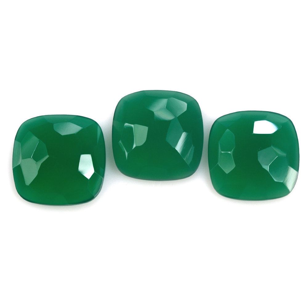 GREEN ONYX IRREGULAR CUT CUSHION CAB 14MM 6.62 Cts.
