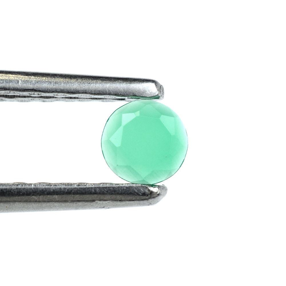 GREEN ONYX TABLE CUT ROUND CAB 3.75MM 0.13 Cts.