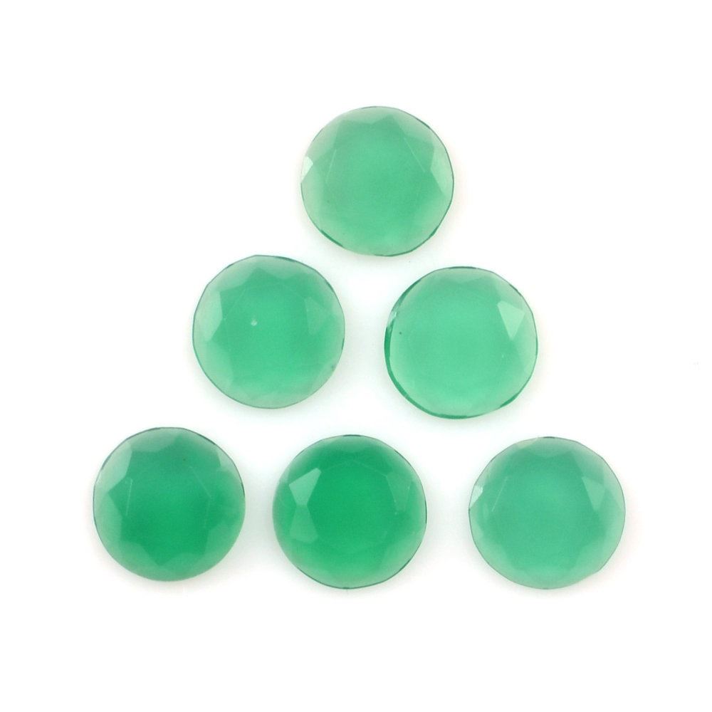 GREEN ONYX TABLE CUT ROUND CAB 3.75MM 0.13 Cts.