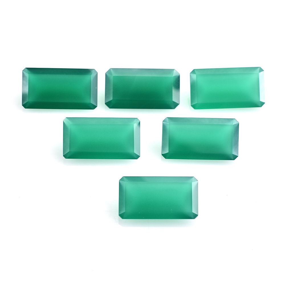 GREEN ONYX STEP CUT OCTAGON 22X12MM 11.51 Cts.