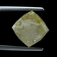 GOLDEN RUTILE QUARTZ BRIOLETTE CUBE (HALF DRILL) 12MM 17.10 Cts.