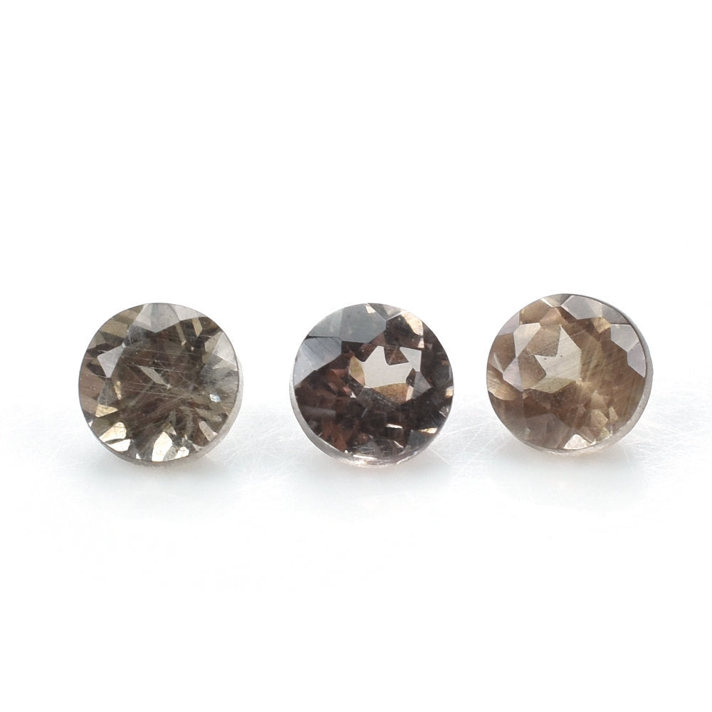GARNET COLOR CHANGE CUT ROUND (A/CLEAN) 3.00X3.00 MM 0.15 Cts.