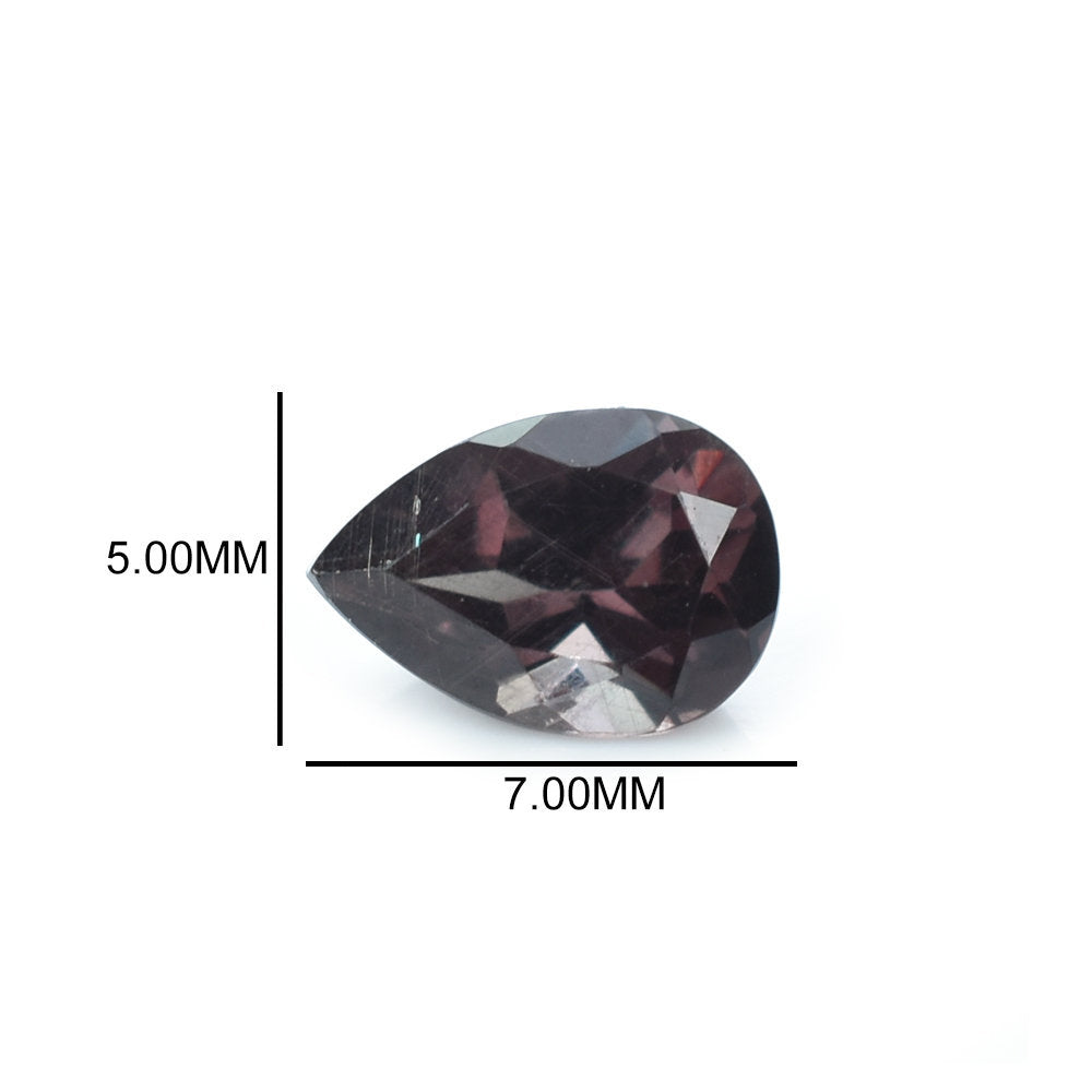 GARNET COLOR CHANGE CUT PEAR (AAA/CLEAN) 7.00X5.00 MM 0.95 Cts.
