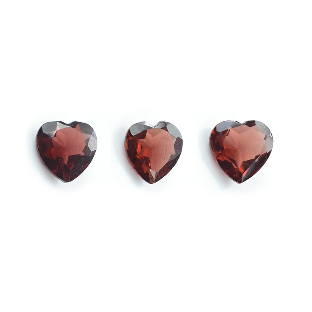 GARNET OPEN RED CUT HEART (OPEN/CLEAN) 6.00X6.00 MM 0.81 Cts.