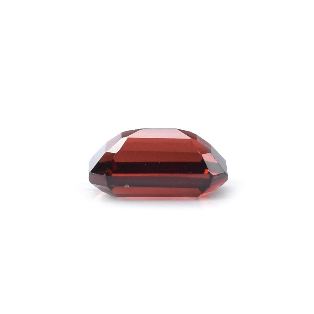 GARNET OPEN RED STEP CUT OCTAGON (OPEN/CLEAN) 7.00X5.00 MM 1.21 Cts.