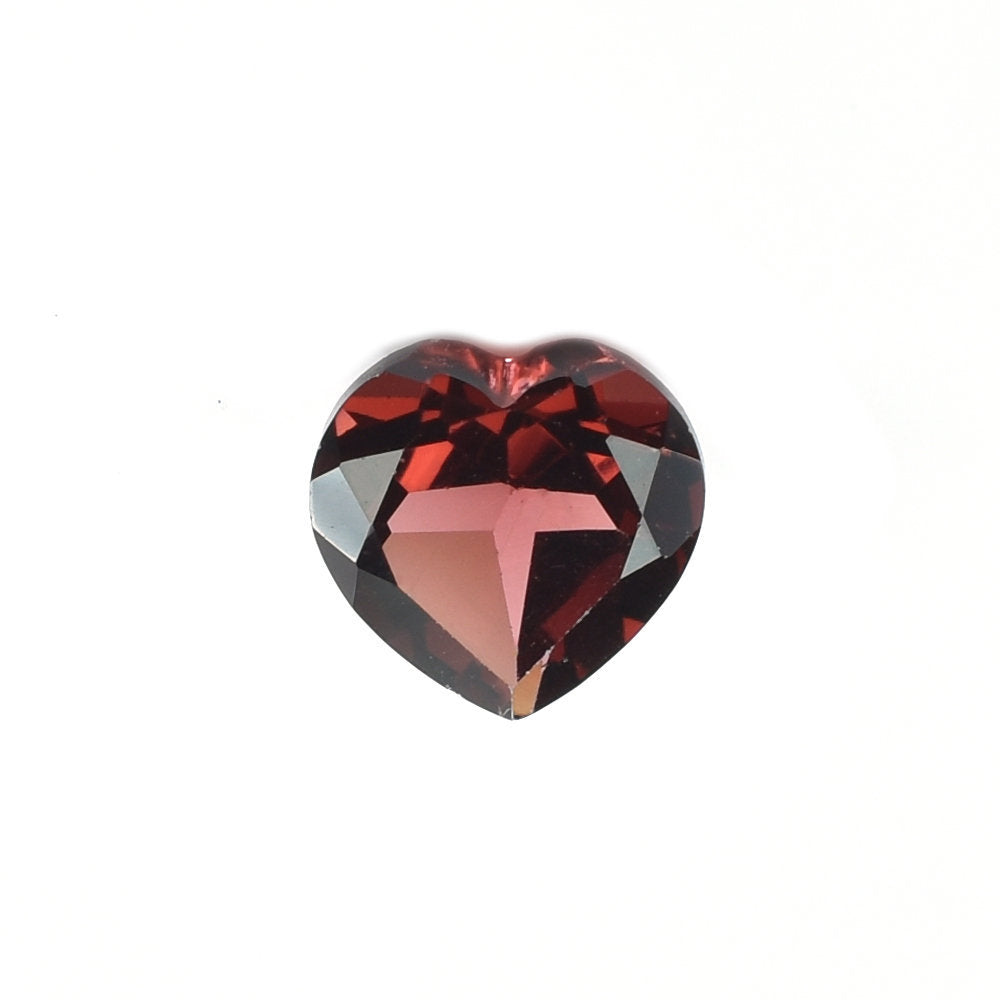 GARNET OPEN RED CUT HEART (OPEN/CLEAN) 8.00X8.00 MM 2.22 Cts.