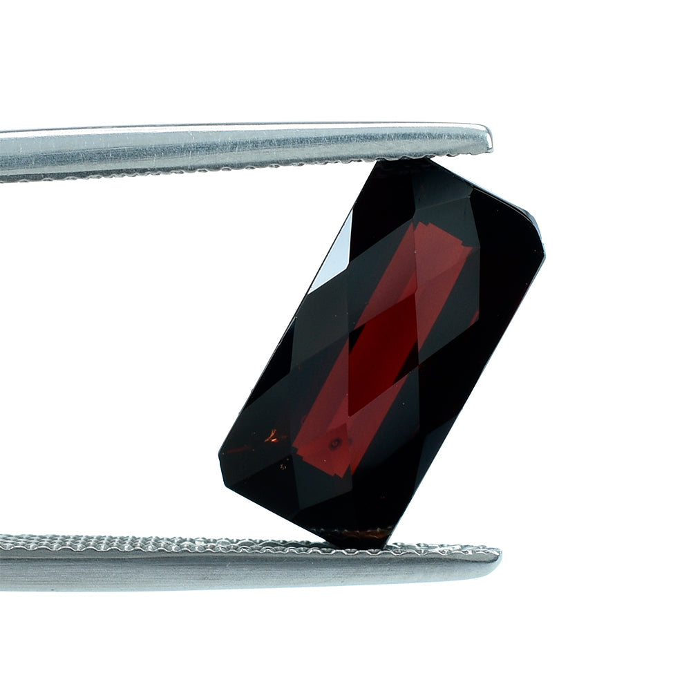 DARK RED GARNET CHECKER CUT OCTAGON 14X7MM 4.82 Cts.