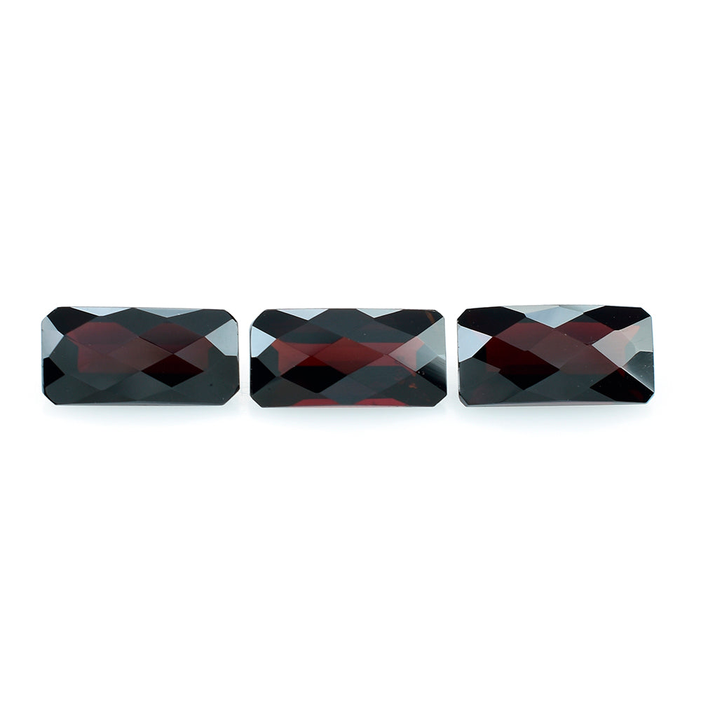 DARK RED GARNET CHECKER CUT OCTAGON 14X7MM 4.82 Cts.