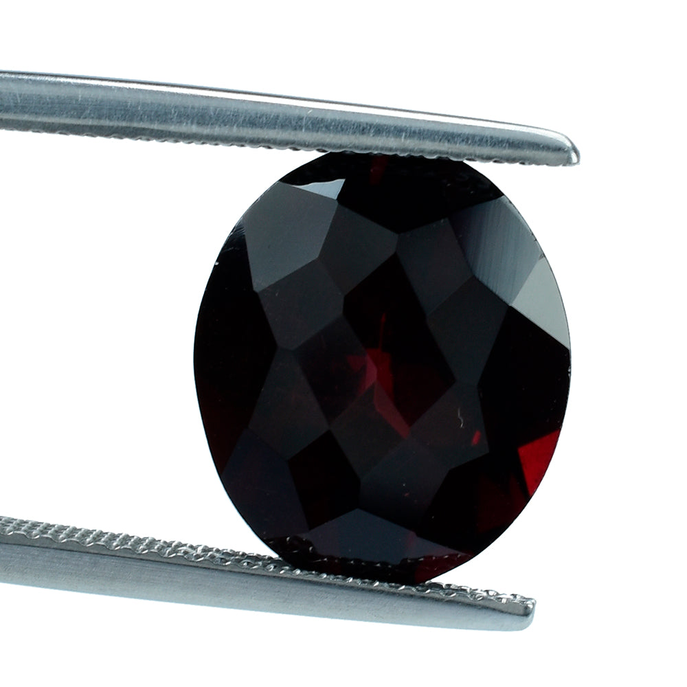 DARK RED GARNET CHECKER CUT OVAL  14X12MM 7.62 Cts.