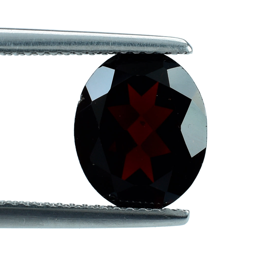 DARK RED GARNET CUT OVAL (DARK/CLEAN) 11X9MM 4.16 Cts.