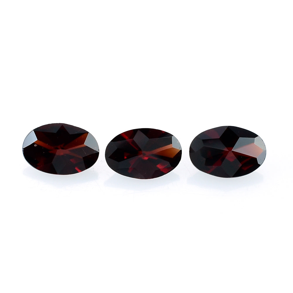 DARK RED GARNET STAR CUT OVAL 6X4MM 0.48 Cts.