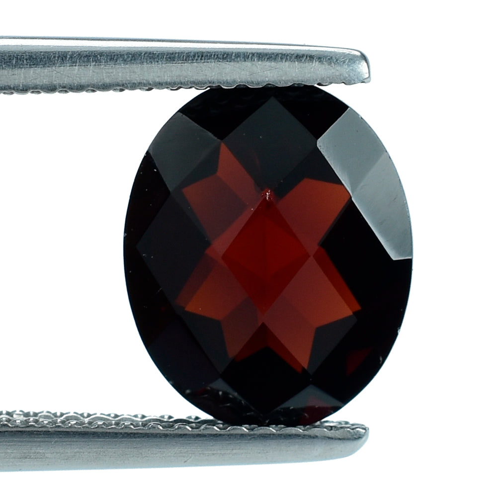 DARK RED GARNET CHECKER CUT OVAL 11X9 MM 4.06 Cts.
