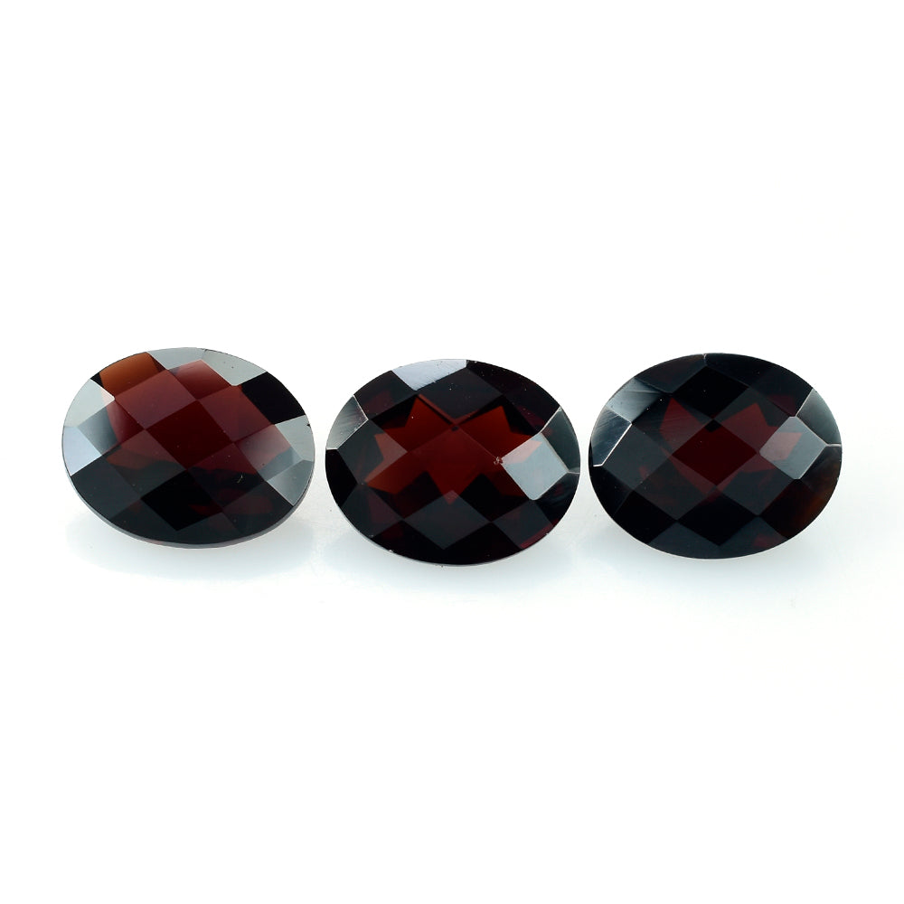 DARK RED GARNET CHECKER CUT OVAL 11X9 MM 4.06 Cts.