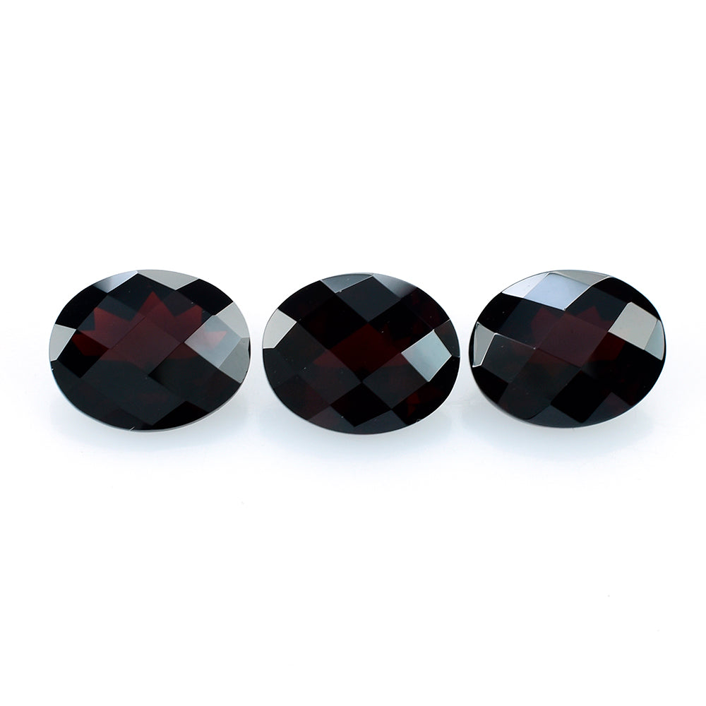 DARK RED GARNET CHECKER CUT OVAL 11X9MM 4.11 Cts.