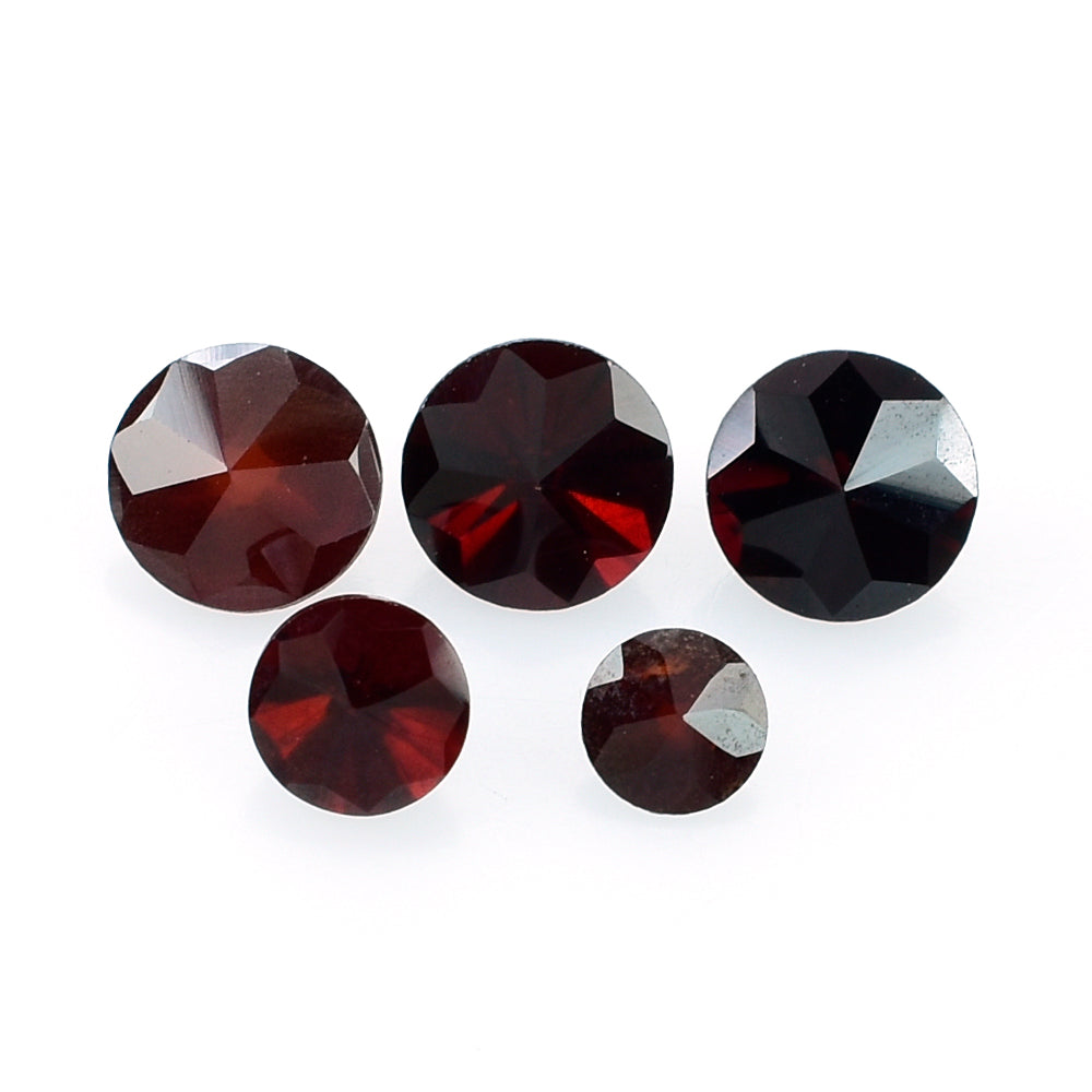 DARK RED GARNET STAR CUT ROUND 3.50-5MM 0.38 Cts.
