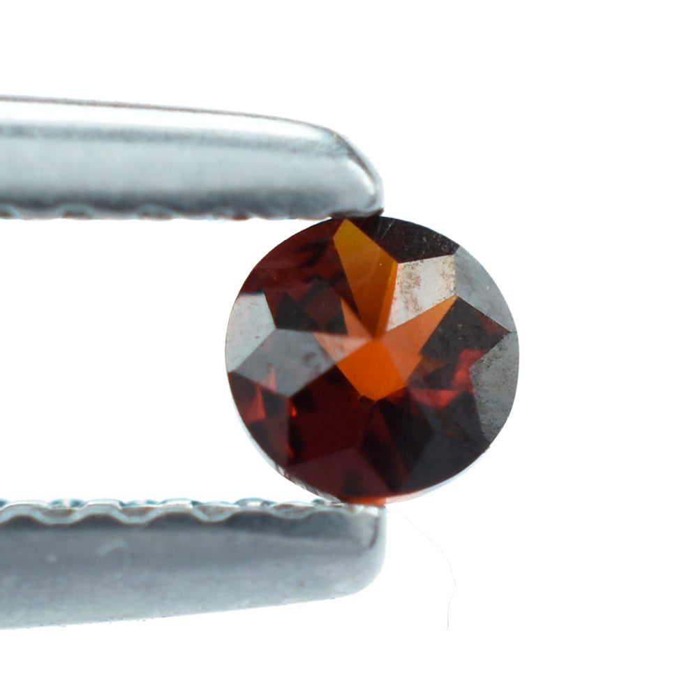DARK RED GARNET STAR CUT ROUND 3.40MM 0.16 Cts.