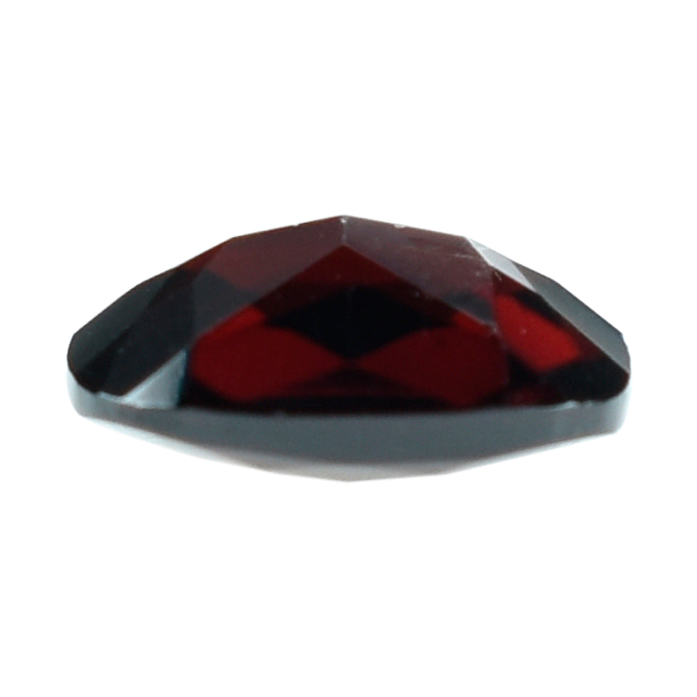 DARK RED GARNET CHECKER CUT CUSHION 7X5MM 1.05 Cts.