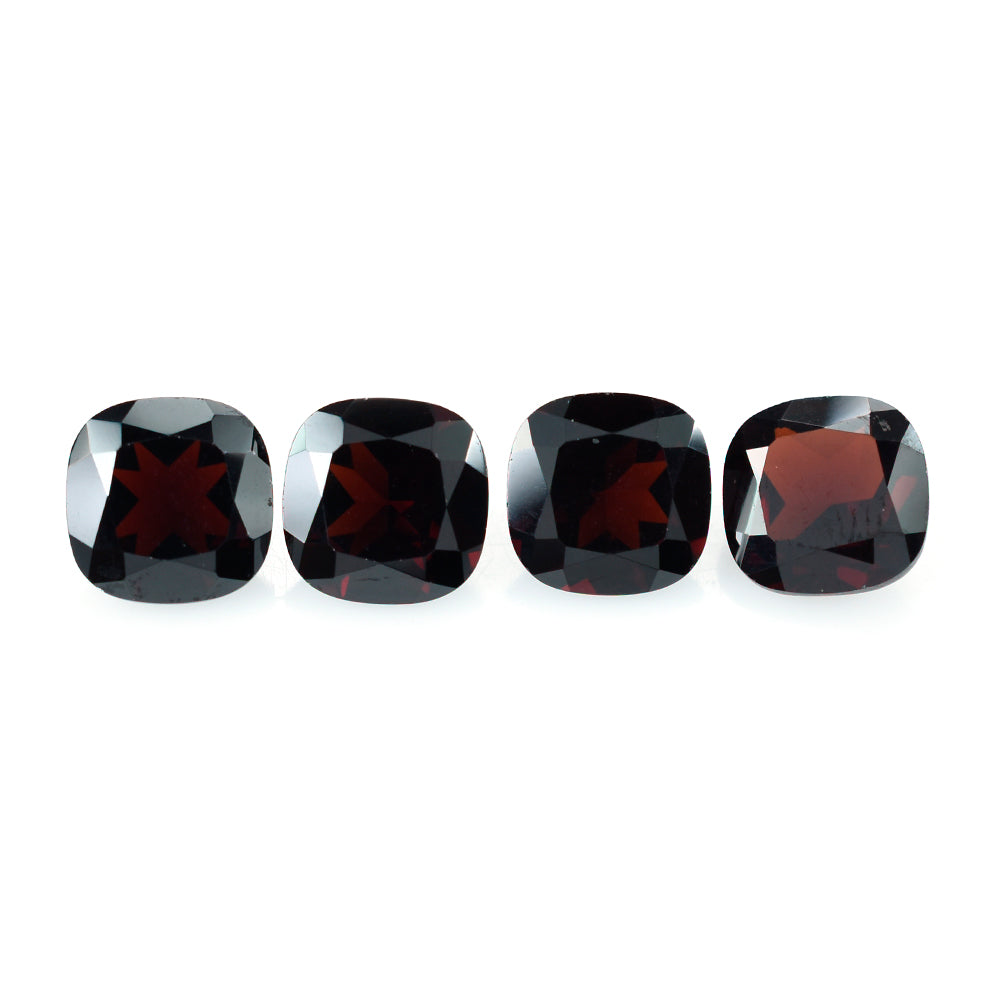 DARK RED GARNET CUT CUSHION 10 MM 4.65 Cts.