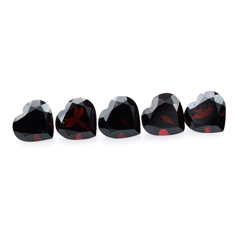 DARK RED GARNET CUT HEART (DARK/CLEAN) 7X6.50MM 1.35 Cts.