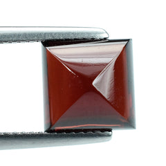 DARK RED GARNET BUFFTOP SQUARE (MEDIUM) 9MM 6.05 Cts.