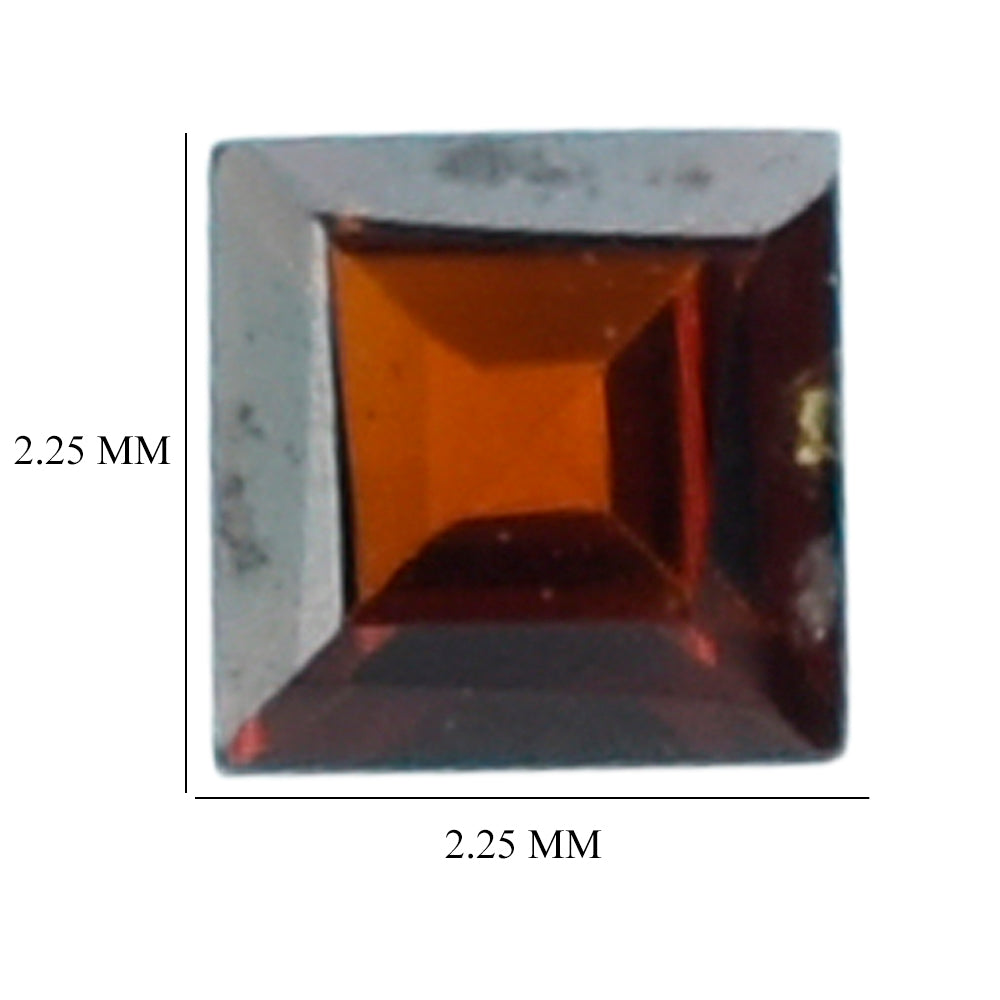 DARK RED GARNET CUT SQUARE 2.25MM 0.08 Cts.