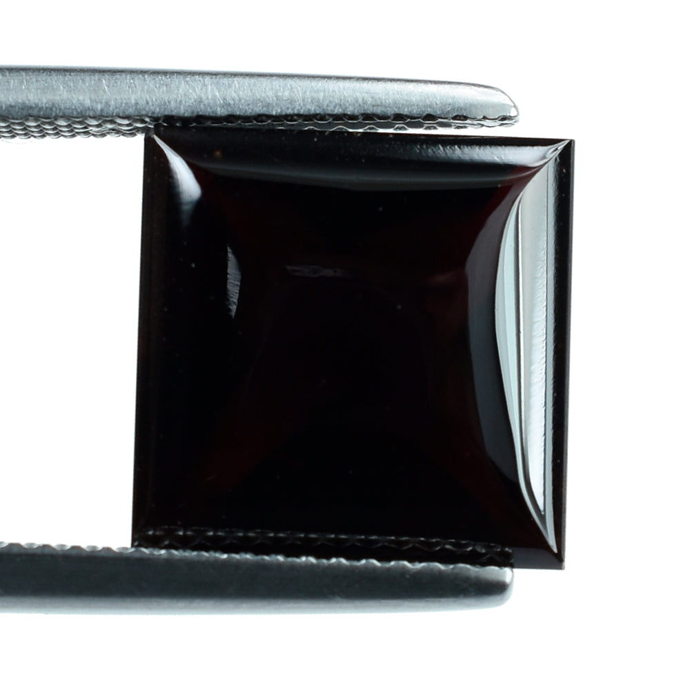 DARK GARNET BUFFTOP SQUARE 12MM 9.70 Cts.
