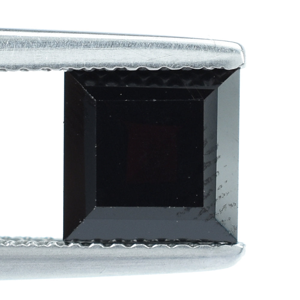 DARK RED GARNET CUT SQUARE 7.00MM 2.26 Cts.