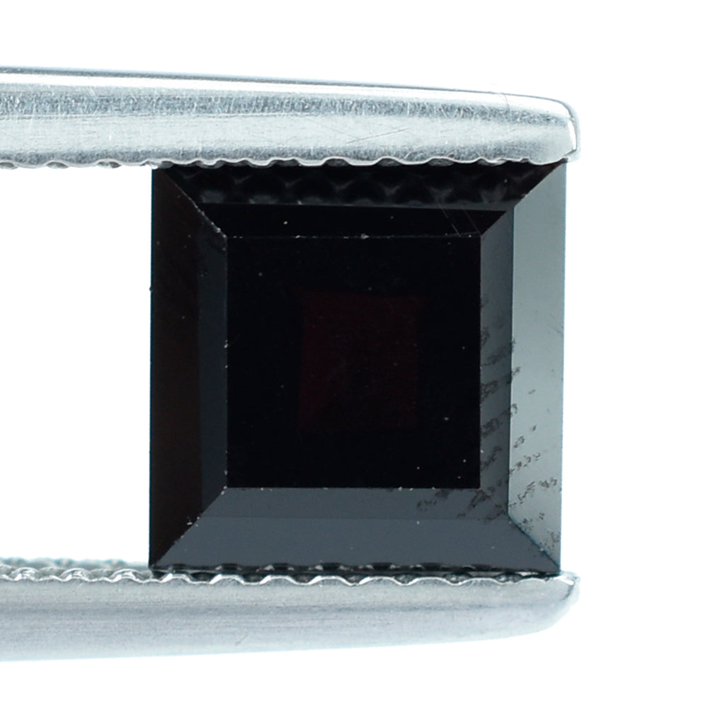 DARK RED GARNET CUT SQUARE 7.00MM 2.26 Cts.
