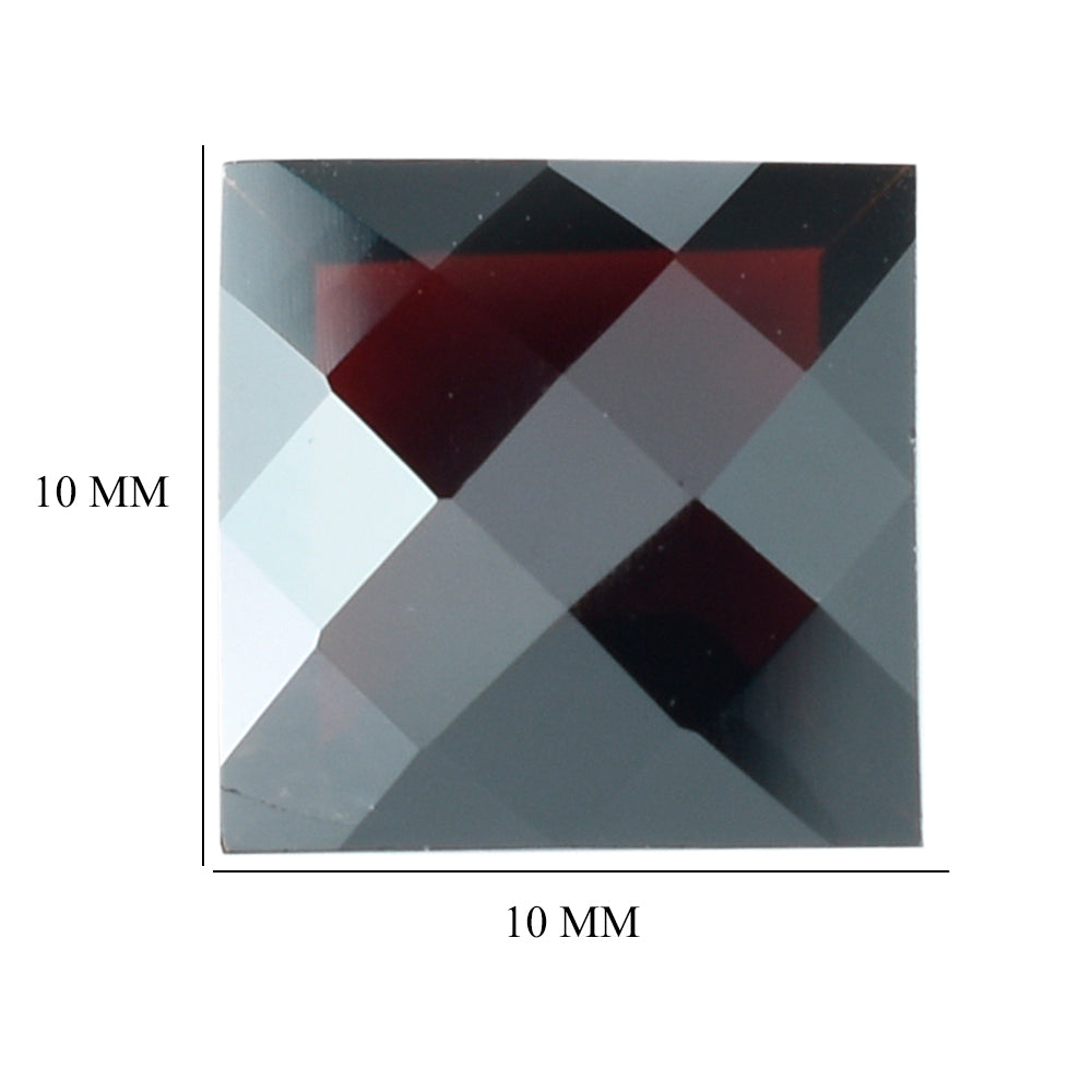 DARK RED GARNET CHECKER CUT SQUARE 10.00MM 4.40 Cts.