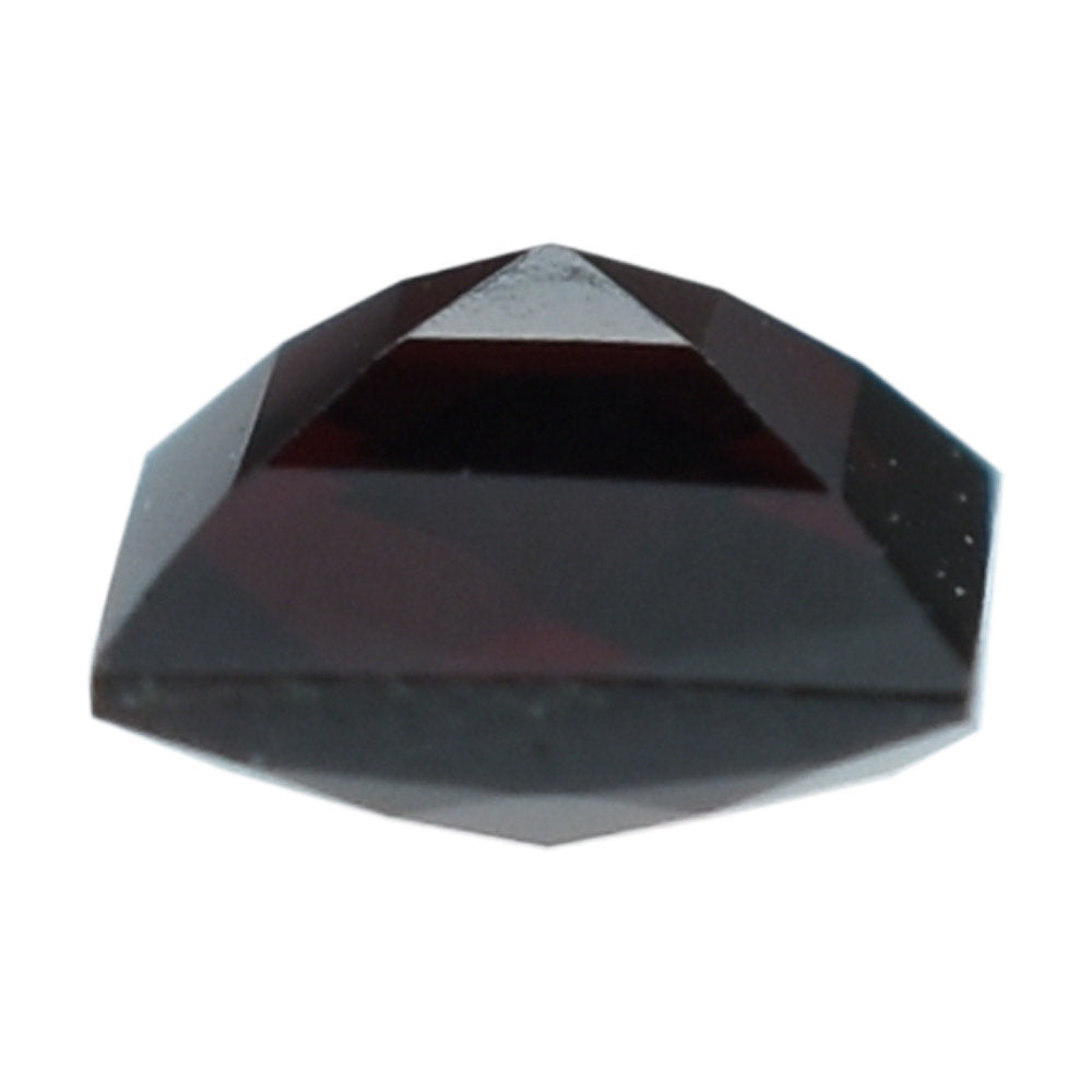 DARK RED GARNET CHECKER CUT SQUARE 4.00MM 0.46 Cts.