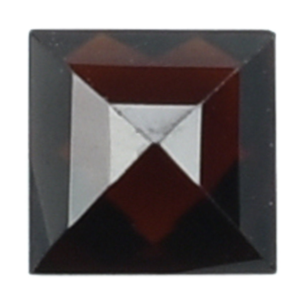 DARK RED GARNET CHECKER CUT SQUARE 4.00MM 0.46 Cts.