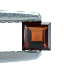 DARK RED GARNET CUT SQUARE 3.50MM 0.31 Cts.
