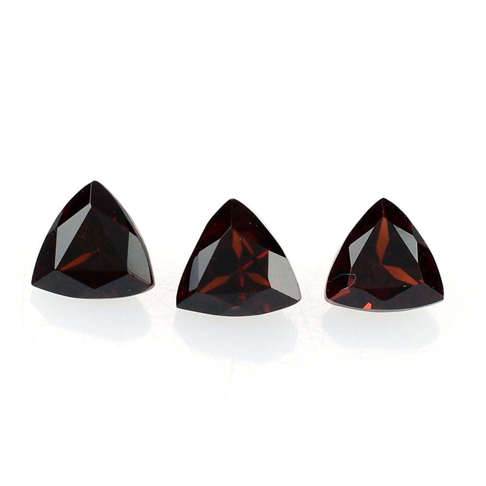 DARK RED GARNET CUT TRILLION 3.50MM 0.20 Cts.