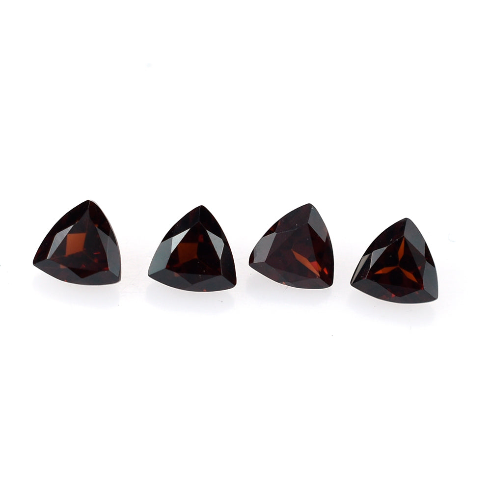 DARK RED GARNET CUT TRILLION 4.50MM 0.41 Cts.