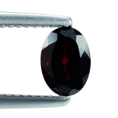 DARK RED GARNET CUT OVAL 7X5MM 1.00 Cts.