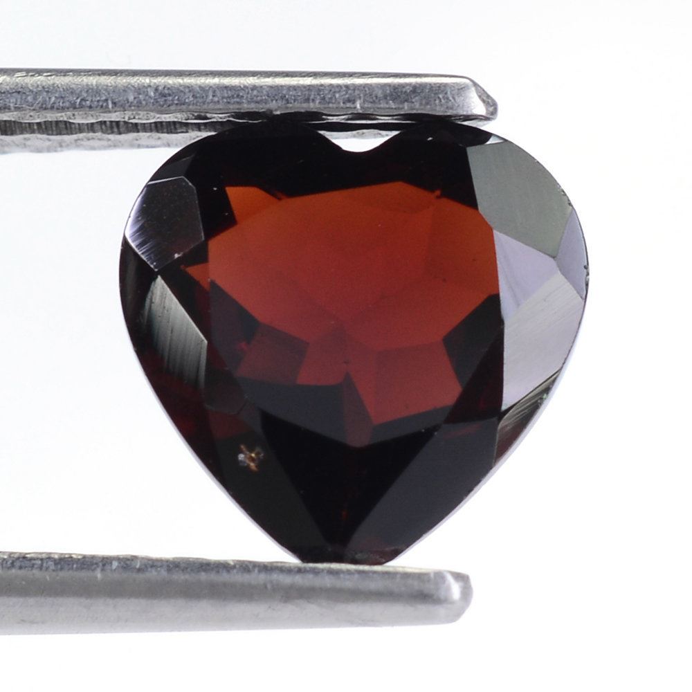 DARK RED GARNET CUT HEART 9MM 2.60 Cts.