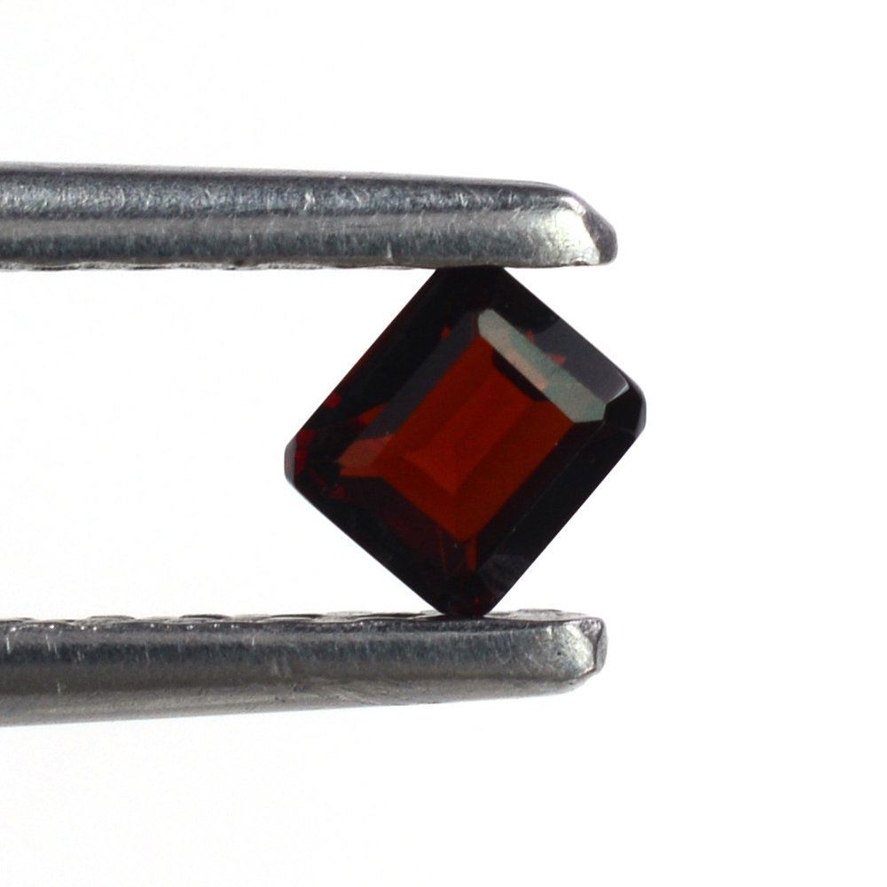 DARK RED GARNET CUT OCTAGON 3.50X3MM 0.24 Cts.