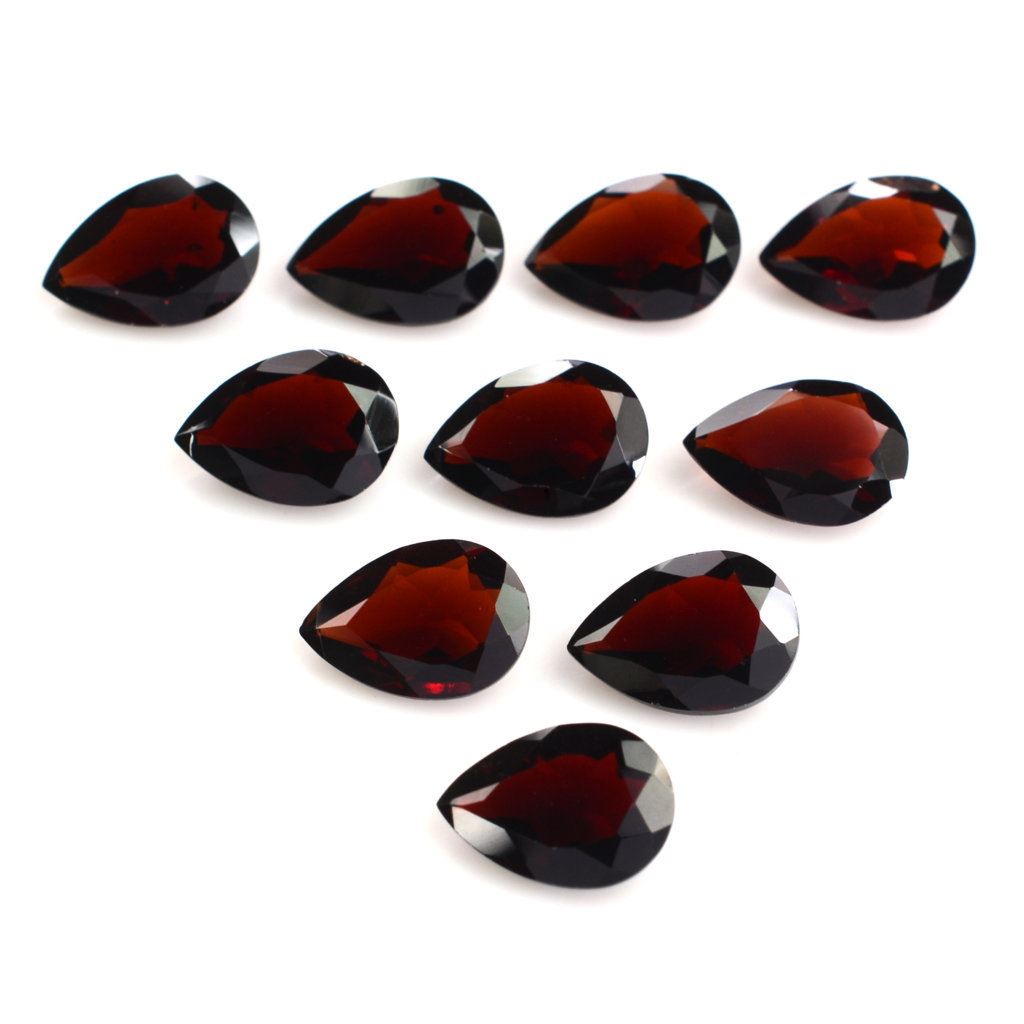 DARK RED GARNET CUT PEAR 7X10MM 1.80 Cts.