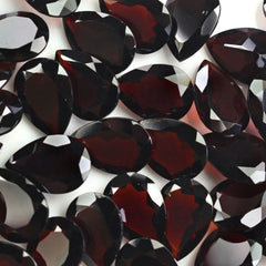 DARK RED GARNET CUT PEAR 7X10MM 1.80 Cts.