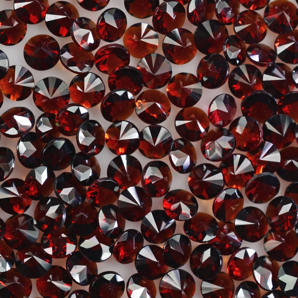 DARK RED GARNET STAR CUT ROUND 3.50MM 0.18 Cts.