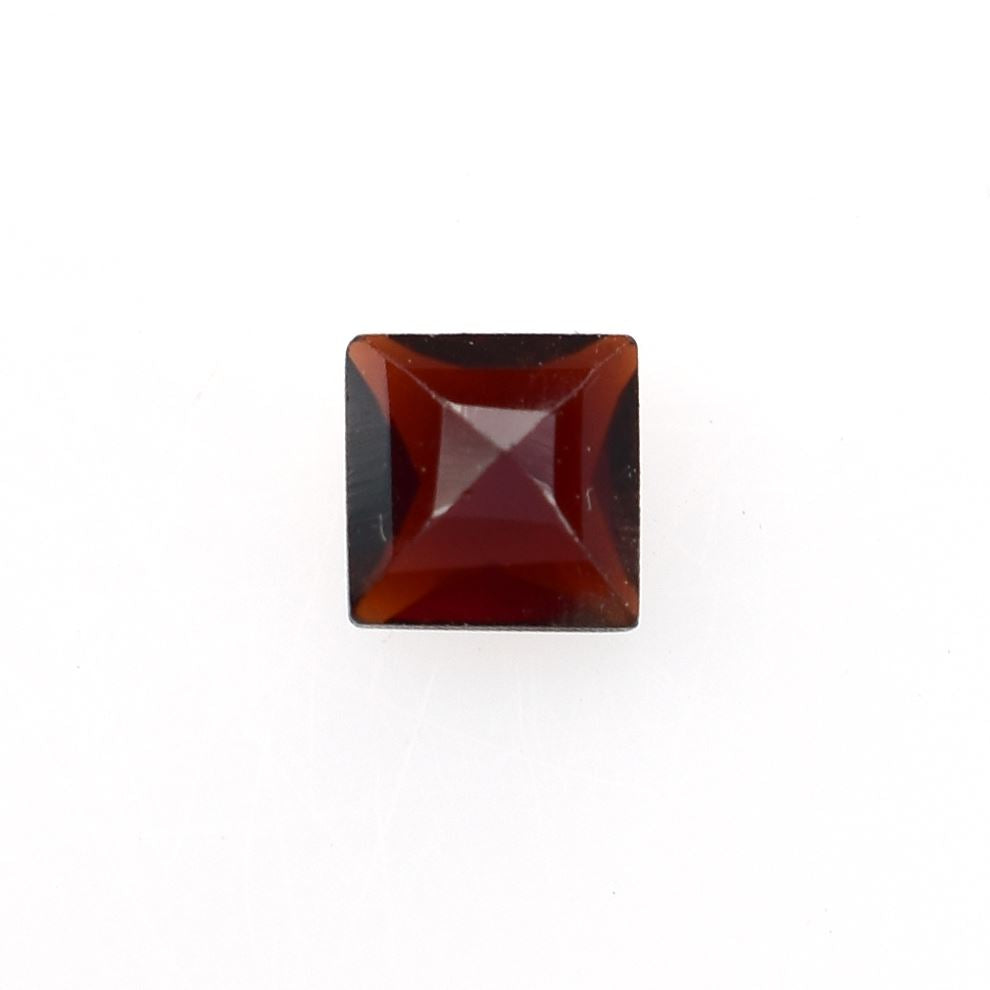 DARK RED GARNET STAR CUT SQUARE 3X3 MM 0.22 Cts.